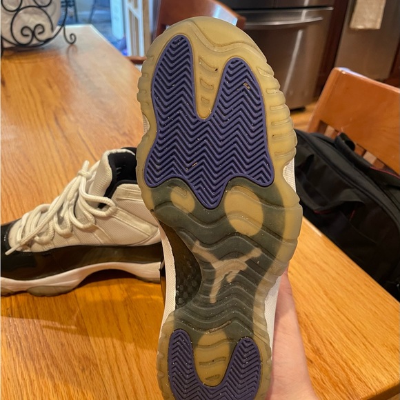 Jordan 11’s Concords size 11 - Picture 6 of 8